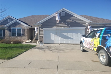 How Cedar Rapids Weather Impacts Your Home’s Paint and What to Do About It Thumbnail